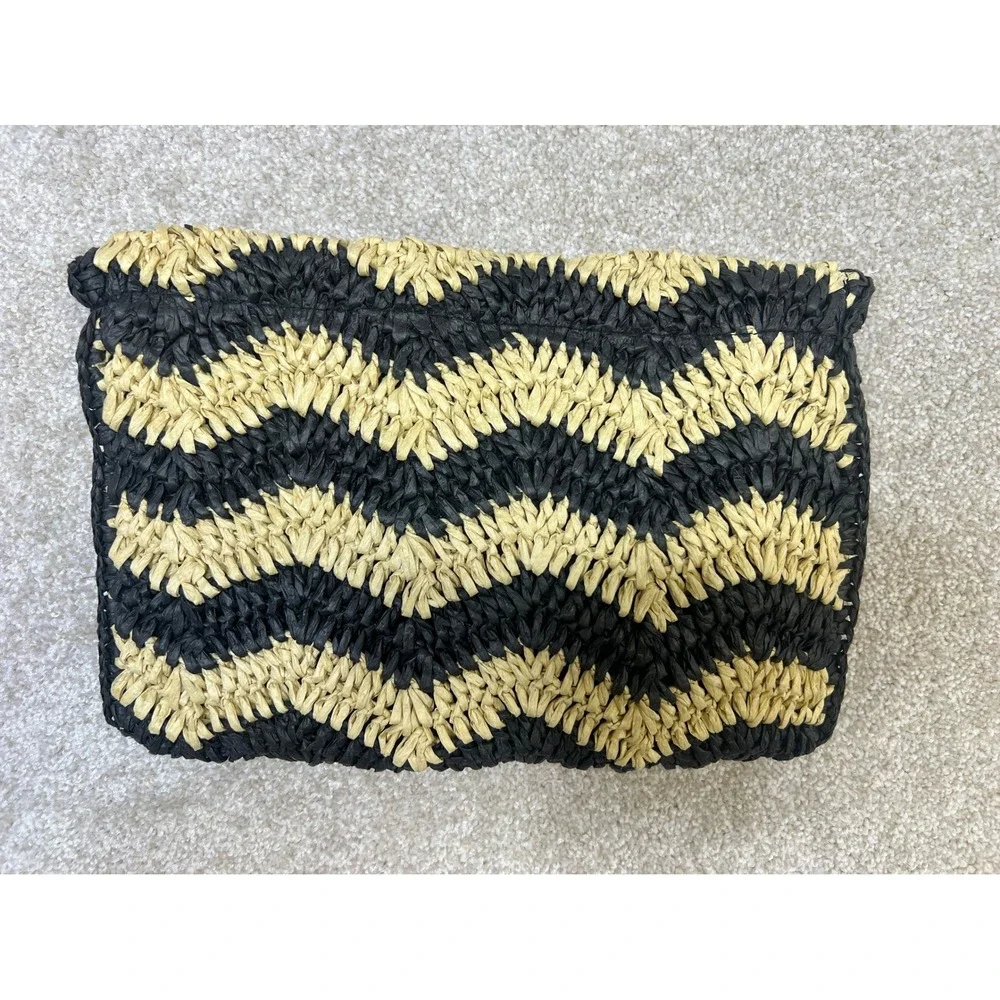 Chevron Woven Straw Clutch Bag Black Tan Foldover Envelope Snap Closure‎